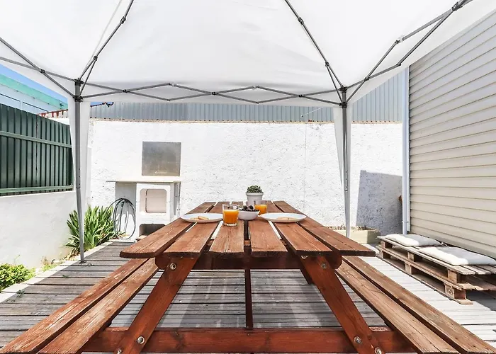 Portucale ! With Garden Holiday home
